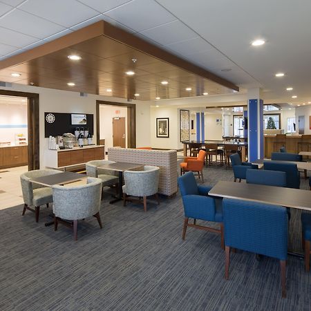 Holiday Inn Express & Suites Alpena - Downtown By Ihg Eksteriør billede