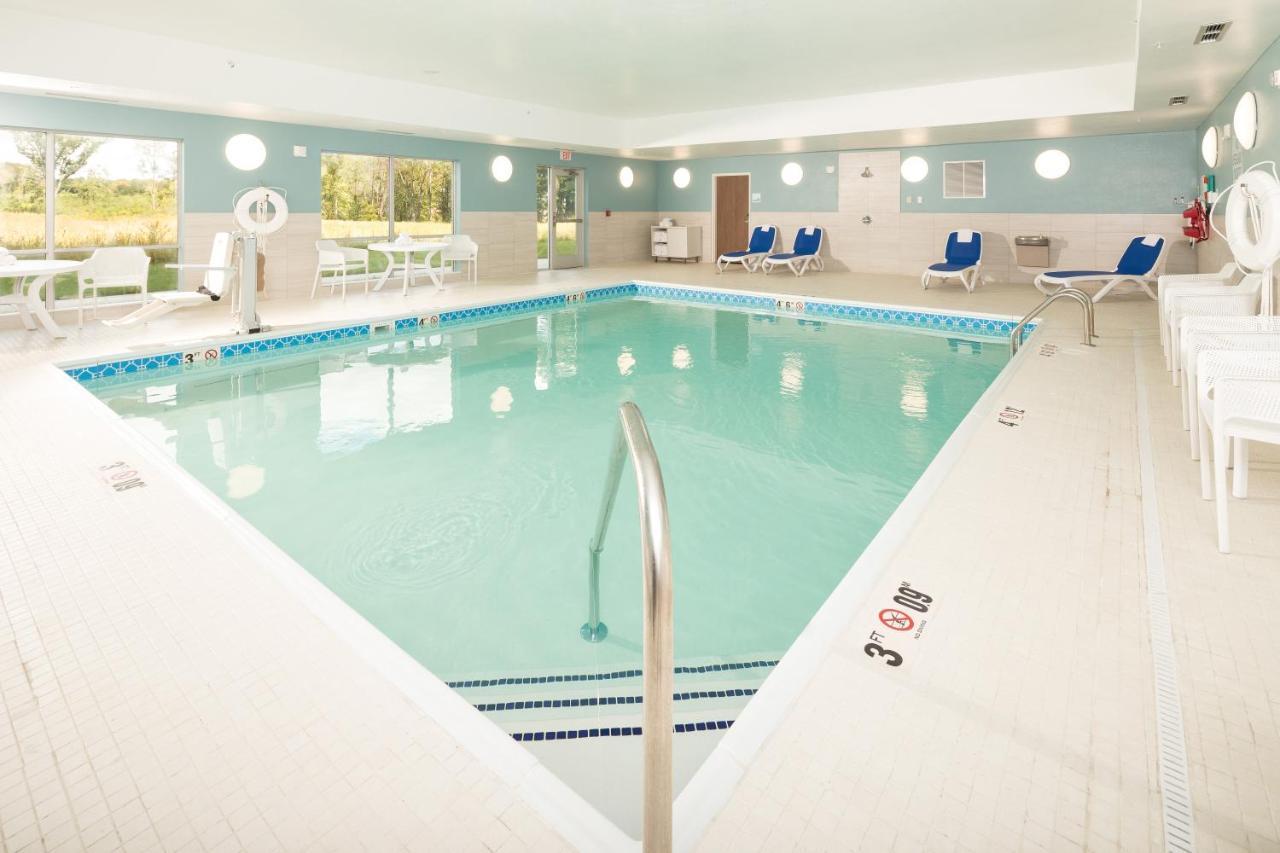 Holiday Inn Express & Suites Alpena - Downtown By Ihg Eksteriør billede