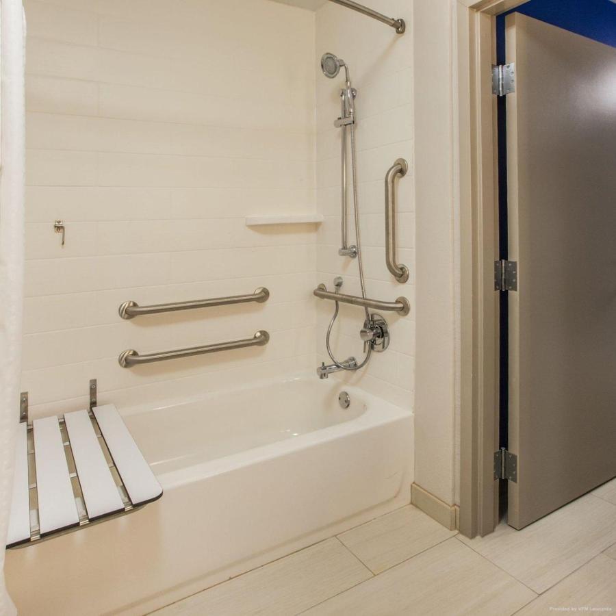 Holiday Inn Express & Suites Alpena - Downtown By Ihg Eksteriør billede