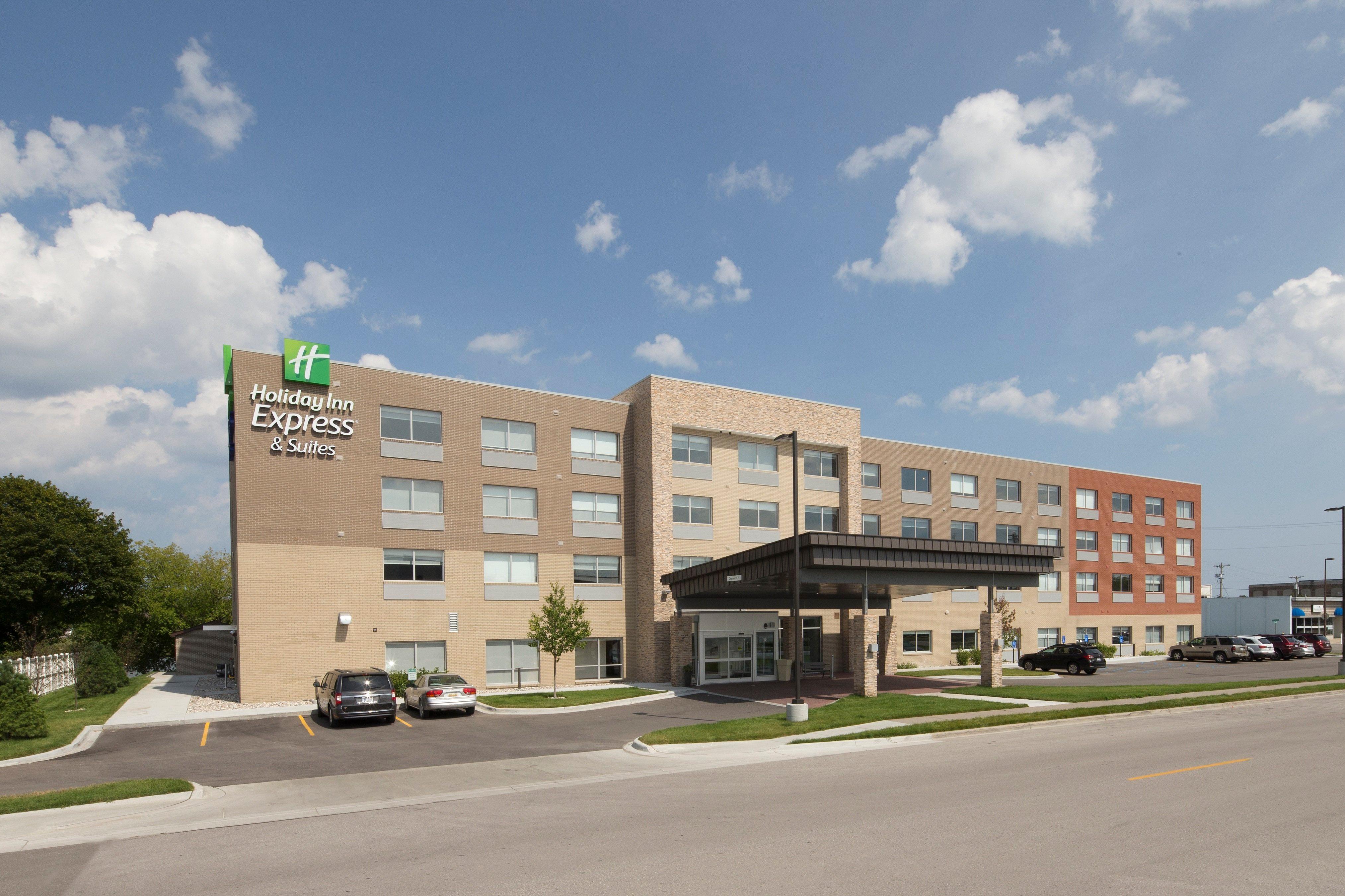 Holiday Inn Express & Suites Alpena - Downtown By Ihg Eksteriør billede