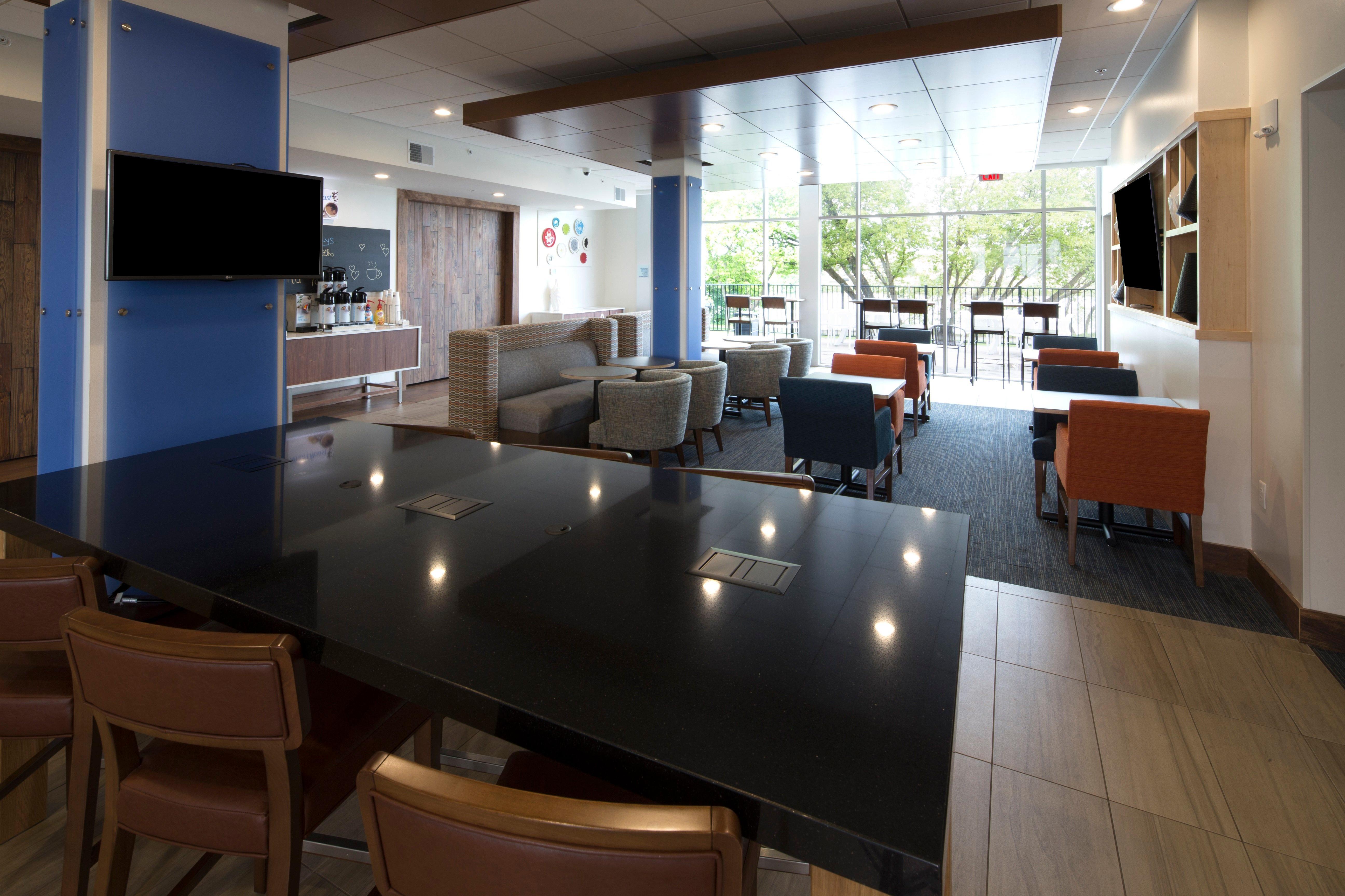 Holiday Inn Express & Suites Alpena - Downtown By Ihg Eksteriør billede